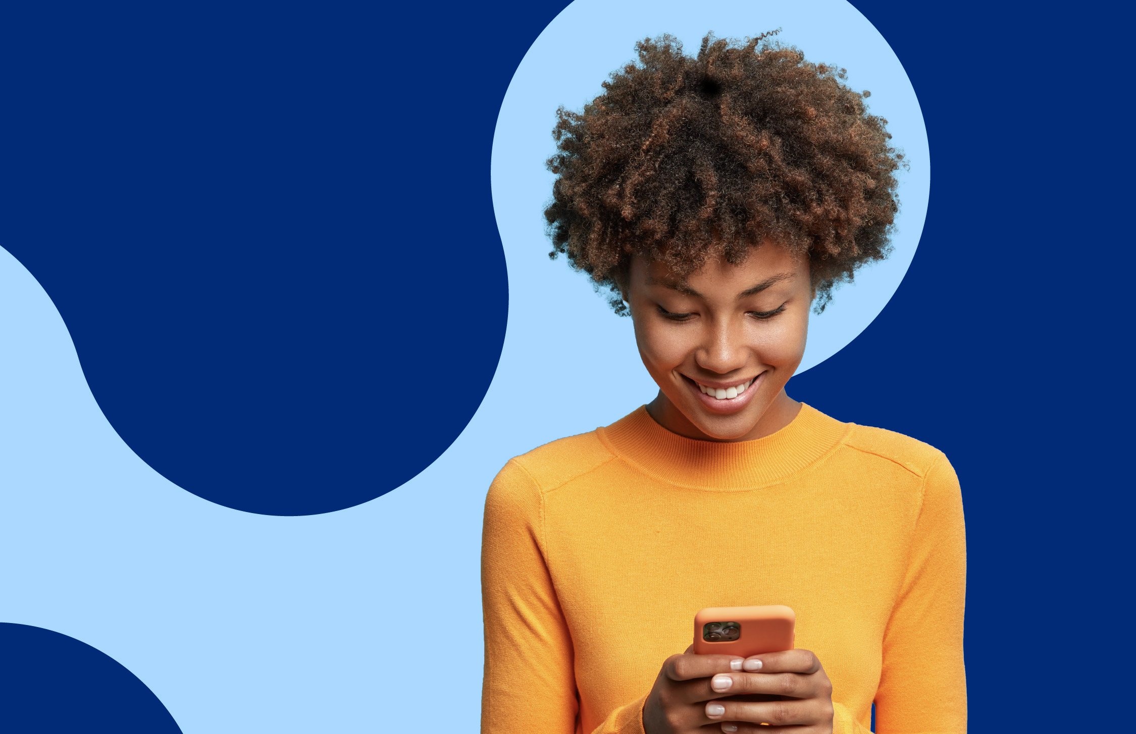 Customer engaging with mobile content on a smartphone